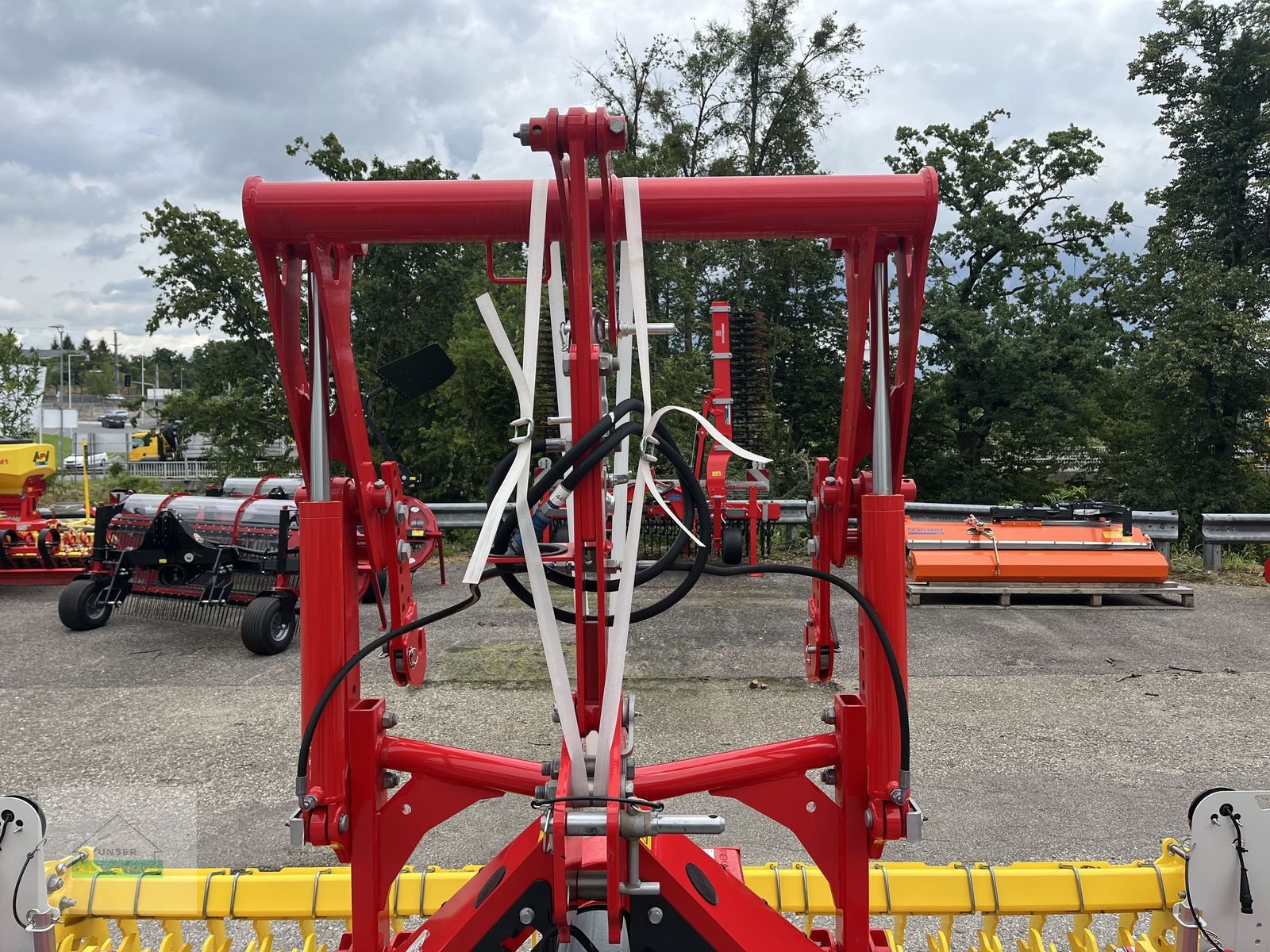 Kreiselegge des Typs Pöttinger Lion 3030, Neumaschine in Wartberg (Bild 12)