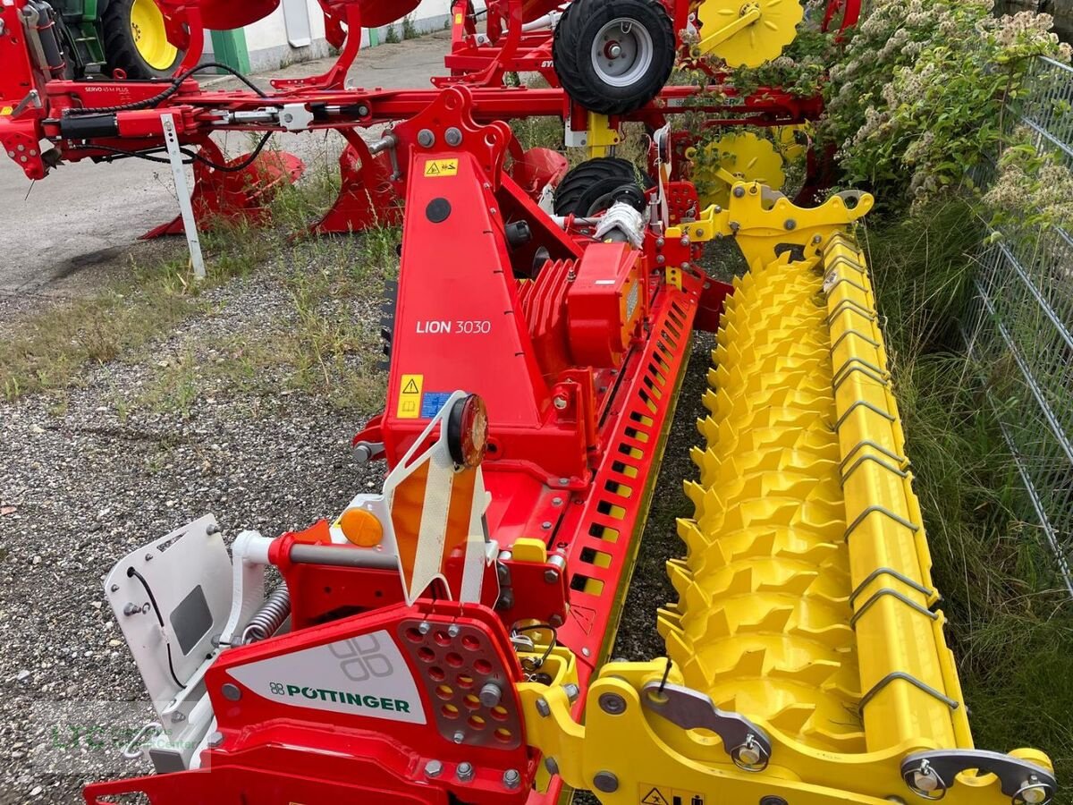 Kreiselegge des Typs Pöttinger Lion 3030, Neumaschine in Herzogenburg (Bild 2)