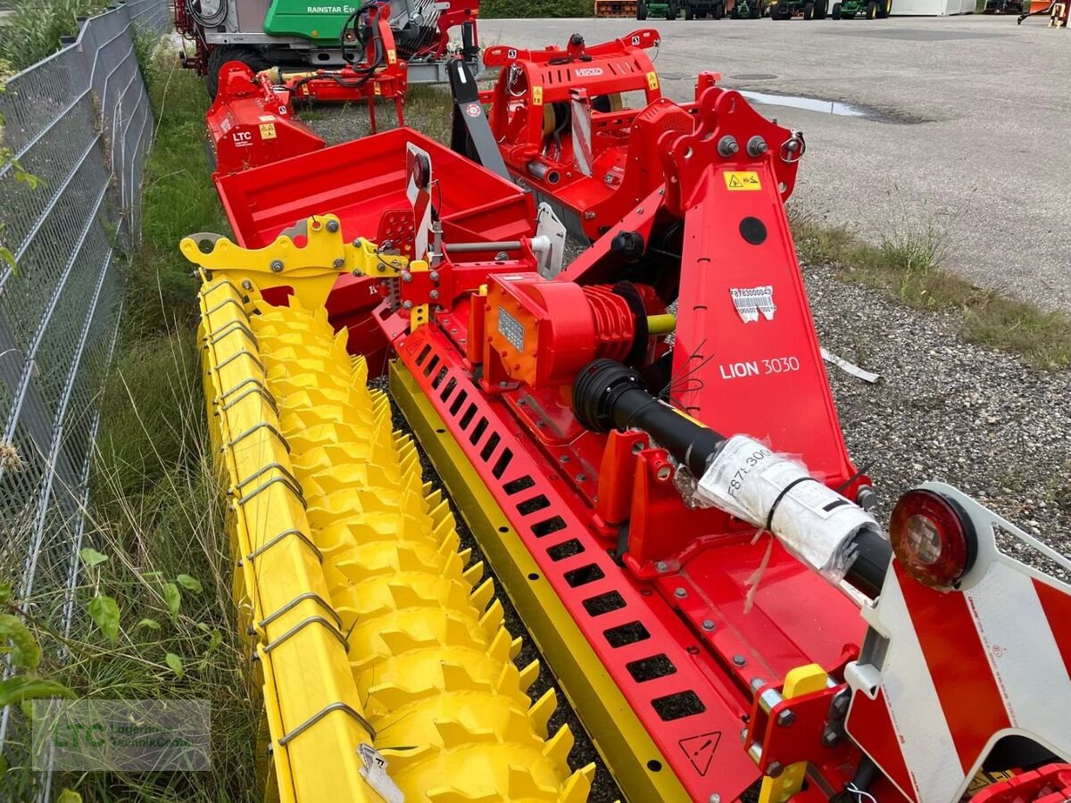 Kreiselegge des Typs Pöttinger Lion 3030, Neumaschine in Herzogenburg (Bild 6)