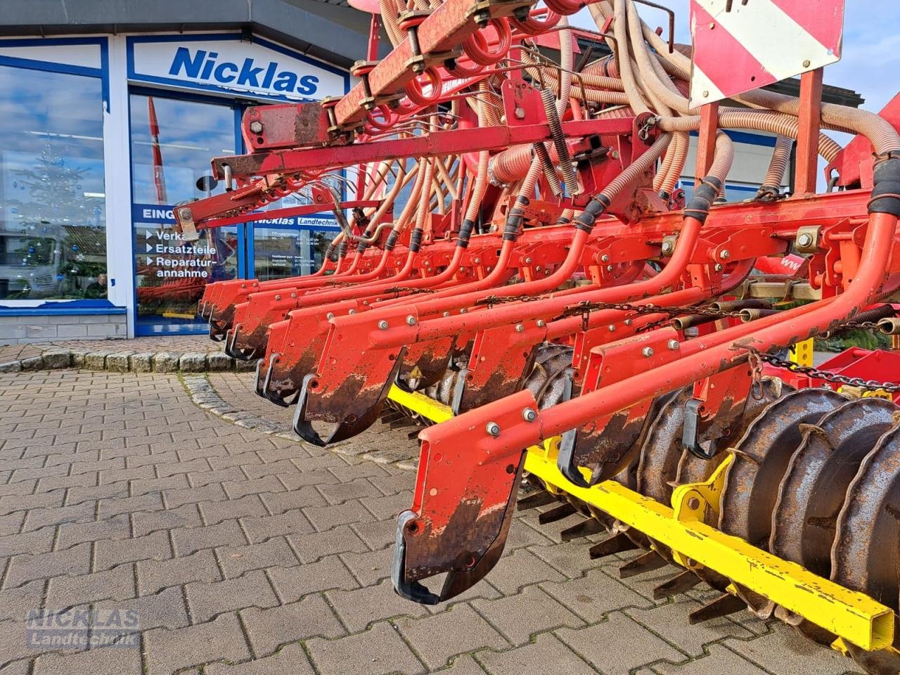 Kreiselegge des Typs Pöttinger Lion 400, Gebrauchtmaschine in Schirradorf (Bild 4)