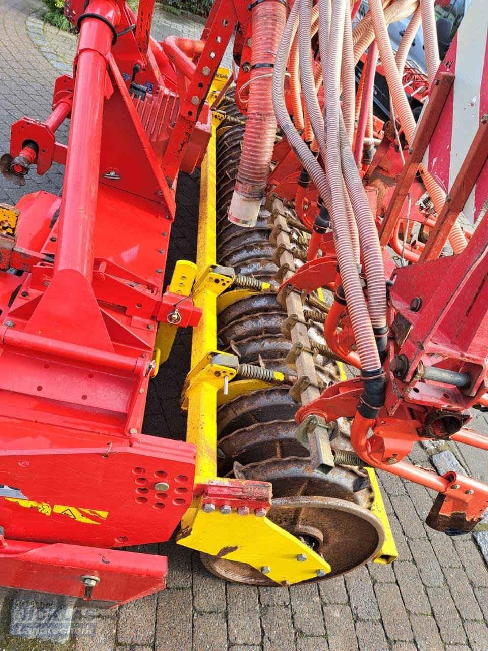 Kreiselegge des Typs Pöttinger Lion 400, Gebrauchtmaschine in Schirradorf (Bild 9)