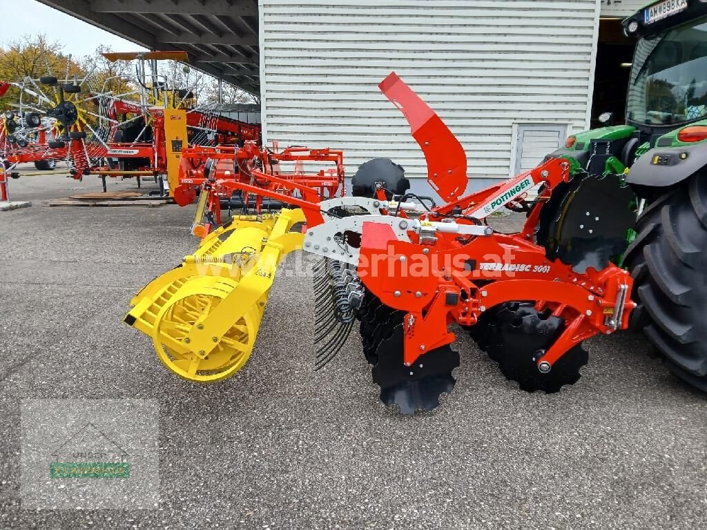 Kreiselegge des Typs Pöttinger TERRADISC 3001, Neumaschine in Aschbach (Bild 1)