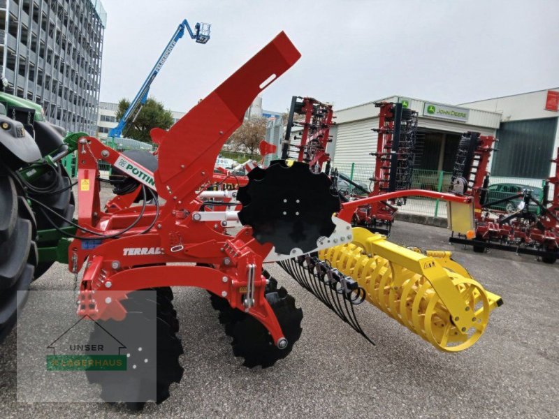 Kreiselegge des Typs Pöttinger TERRADISC 3001, Neumaschine in Aschbach (Bild 1)