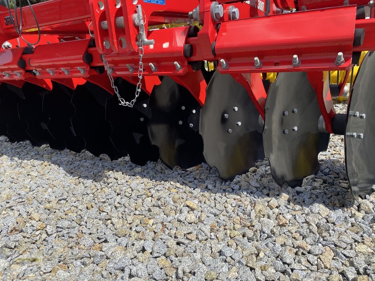 Kreiselegge des Typs Pöttinger TERRADISC 3001, Neumaschine in Senftenbach (Bild 7)