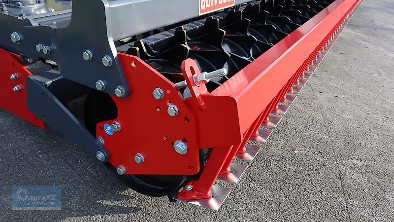 Kreiselegge of the type Quivogne MEKFOLD 240-600 Hydro Plus, Hydr. Tiefenverstellung, hydr. Planierschienenverstellung, Walterscheid Gelenkwelle mit Nockenschaltkupplung, 550mm Zahnpackerwalze--, Neumaschine in Ennigerloh (Picture 21)