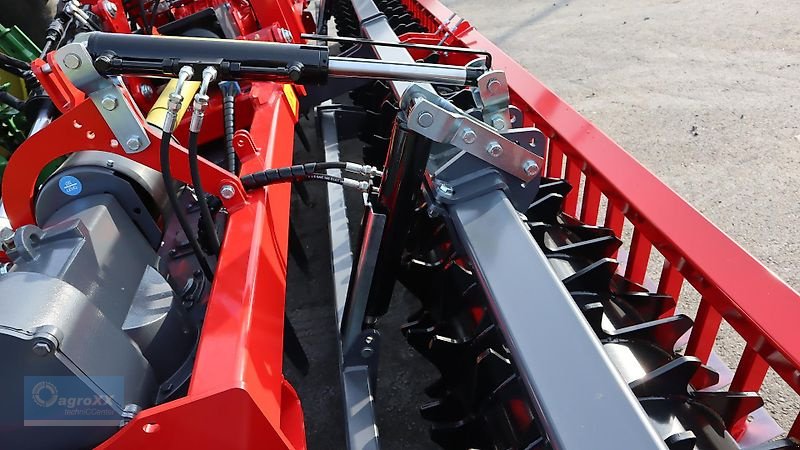 Kreiselegge of the type Quivogne MEKFOLD 240-600 Hydro Plus, Hydr. Tiefenverstellung, hydr. Planierschienenverstellung, Walterscheid Gelenkwelle mit Nockenschaltkupplung, 550mm Zahnpackerwalze--, Neumaschine in Ennigerloh (Picture 22)