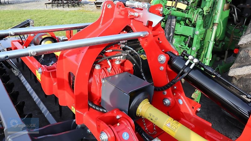 Kreiselegge of the type Quivogne MEKFOLD 240-600 Hydro Plus, Hydr. Tiefenverstellung, hydr. Planierschienenverstellung, Walterscheid Gelenkwelle mit Nockenschaltkupplung, 550mm Zahnpackerwalze--, Neumaschine in Ennigerloh (Picture 27)