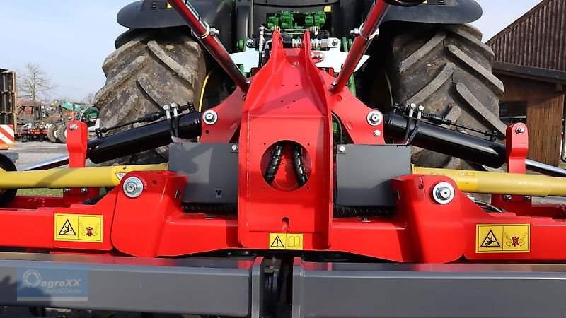 Kreiselegge of the type Quivogne MEKFOLD 240-600 Hydro Plus, Hydr. Tiefenverstellung, hydr. Planierschienenverstellung, Walterscheid Gelenkwelle mit Nockenschaltkupplung, 550mm Zahnpackerwalze--, Neumaschine in Ennigerloh (Picture 28)