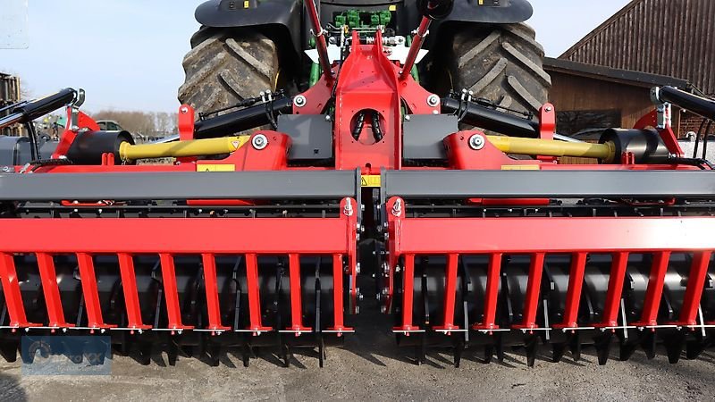 Kreiselegge of the type Quivogne MEKFOLD 240-600 Hydro Plus, Hydr. Tiefenverstellung, hydr. Planierschienenverstellung, Walterscheid Gelenkwelle mit Nockenschaltkupplung, 550mm Zahnpackerwalze--, Neumaschine in Ennigerloh (Picture 29)