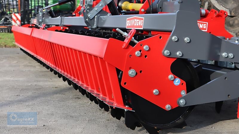 Kreiselegge of the type Quivogne MEKFOLD 240-600 Hydro Plus, Hydr. Tiefenverstellung, hydr. Planierschienenverstellung, Walterscheid Gelenkwelle mit Nockenschaltkupplung, 550mm Zahnpackerwalze--, Neumaschine in Ennigerloh (Picture 30)