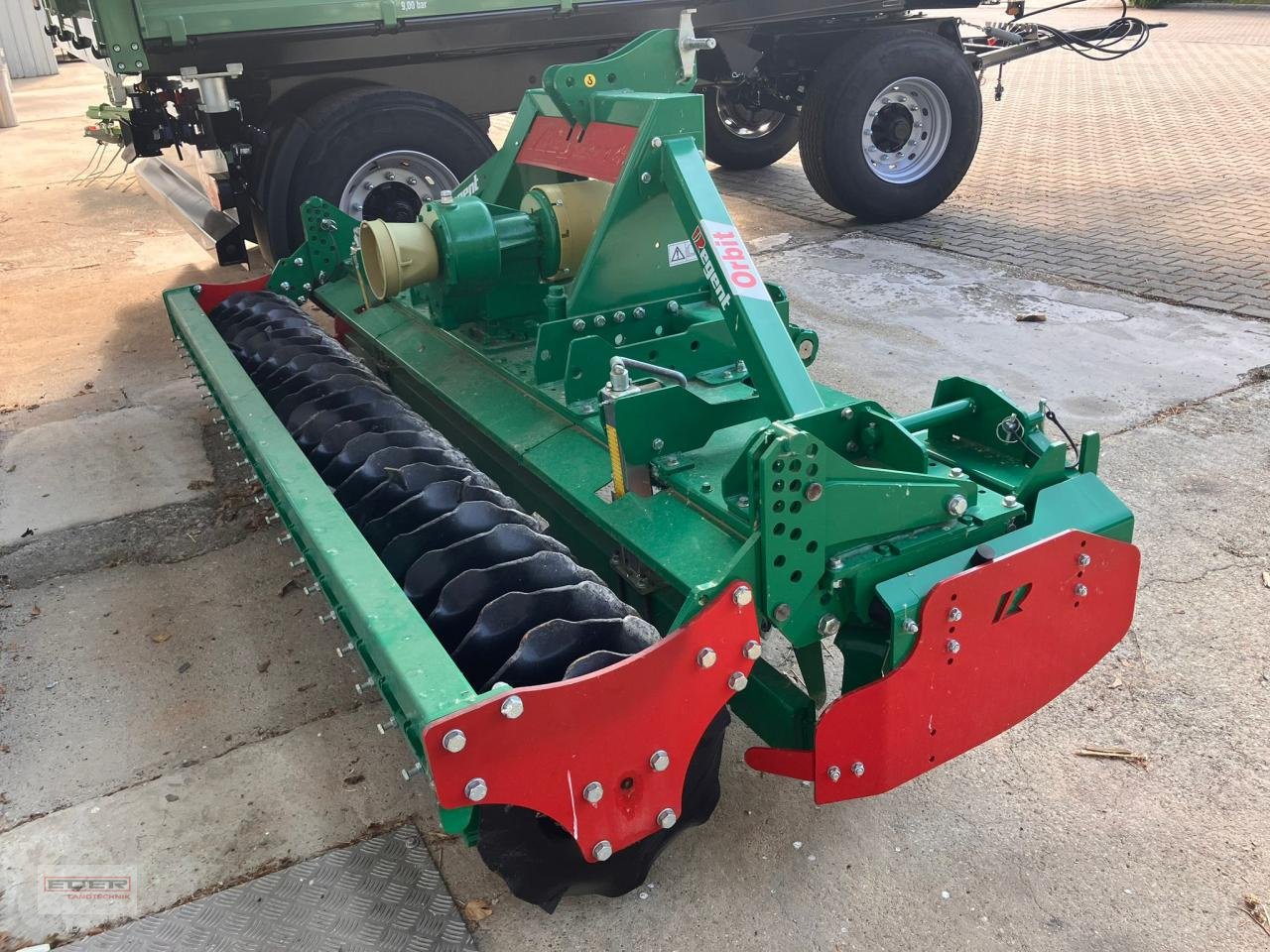 Kreiselegge of the type Regent Orbit 3000 M, Neumaschine in Wlpertskirchen (Picture 3)