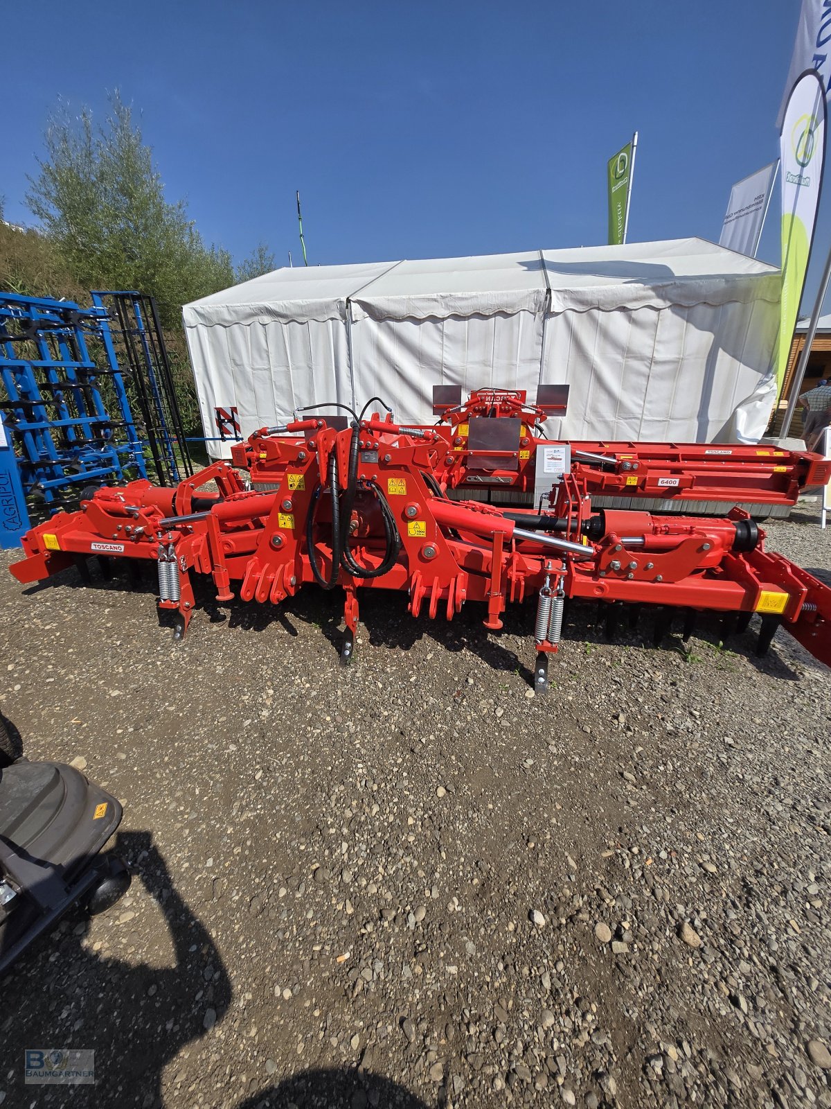 Kreiselegge of the type TOSCANO Kreiselegge DFKT-01 5000 mit Krumenpackerwalze hydr. klappbare, Neumaschine in Frontenhausen (Picture 2)