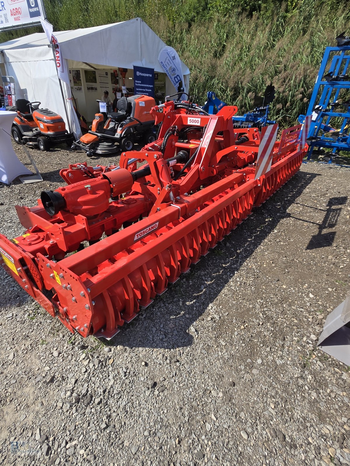 Kreiselegge of the type TOSCANO Kreiselegge DFKT-01 5000 mit Krumenpackerwalze hydr. klappbare, Neumaschine in Frontenhausen (Picture 5)