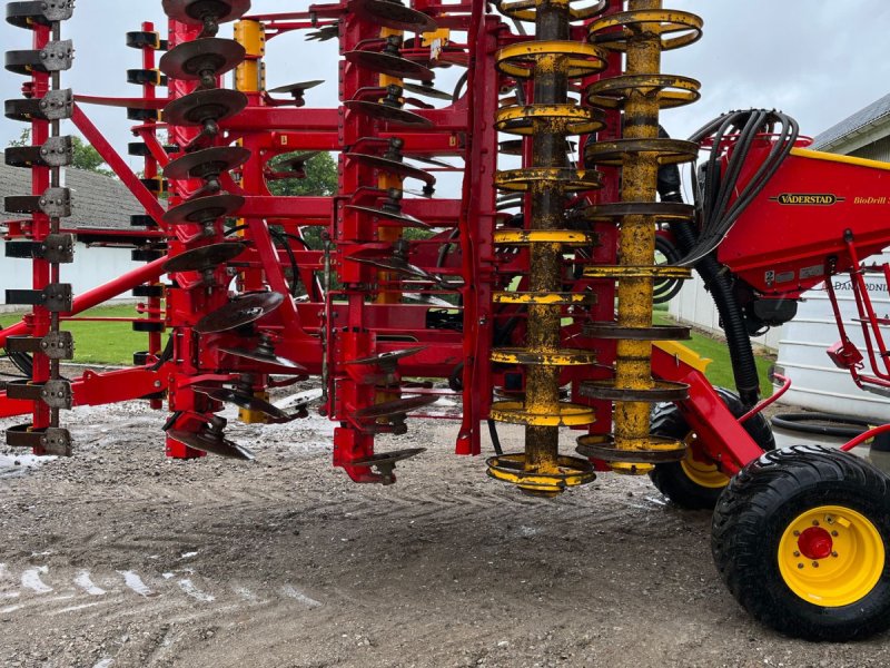 Kreiselegge des Typs Väderstad Carrier CRXL 525 + BDA 360 Seed Drill, Gebrauchtmaschine in Borre (Bild 1)
