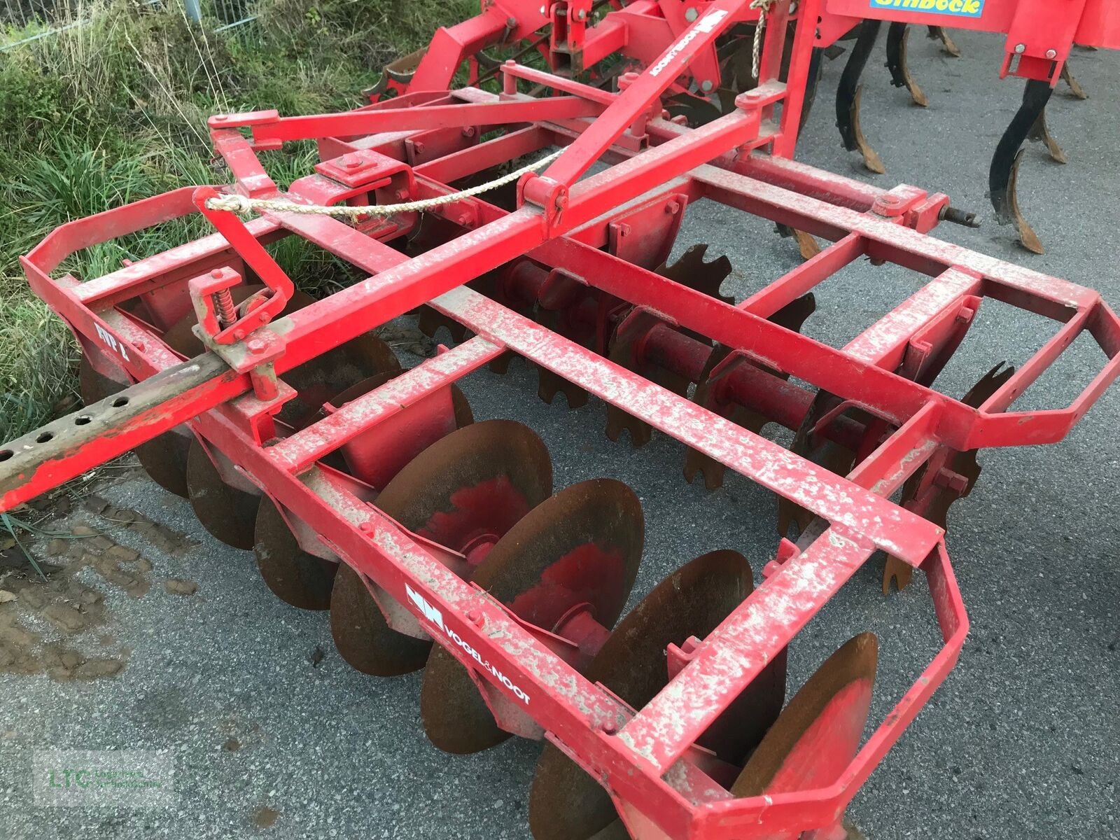 Kreiselegge des Typs Vogel & Noot Weinbauscheibeneggen, Gebrauchtmaschine in Eggendorf (Bild 5)