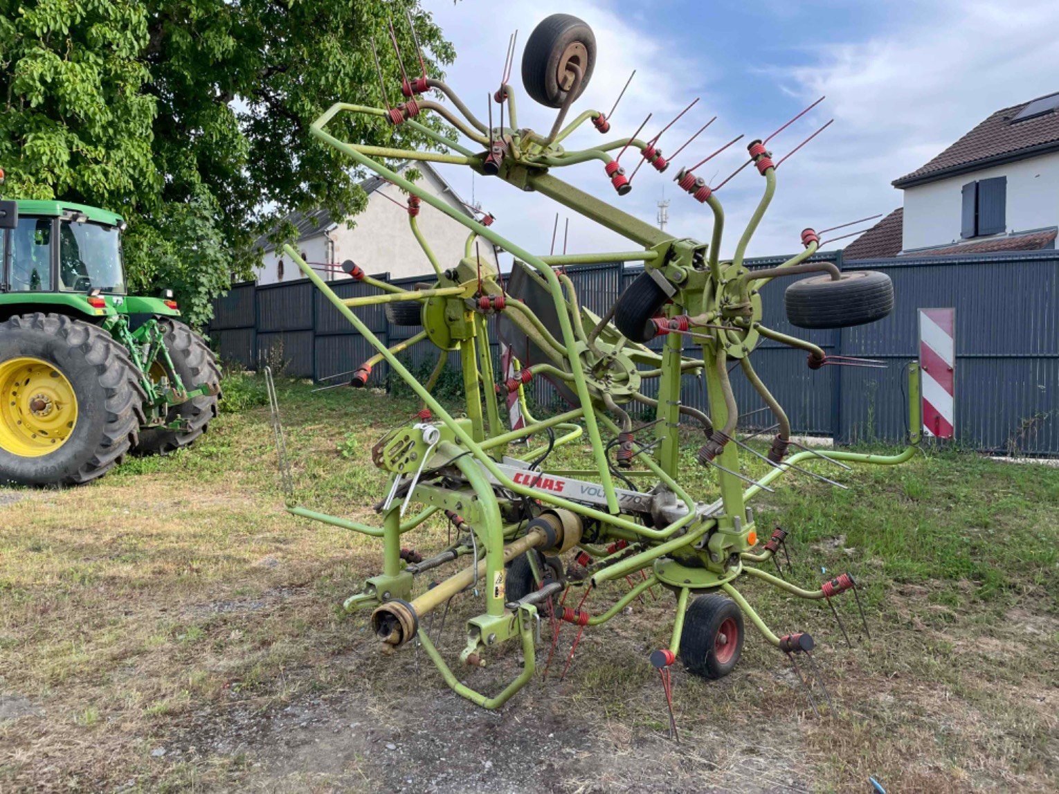 Kreiselheuer del tipo CLAAS Faneuse Volto 770 Claas, Gebrauchtmaschine In LA SOUTERRAINE (Immagine 4)