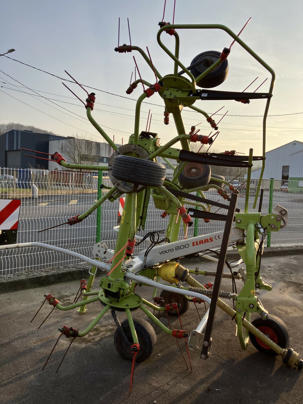 Kreiselheuer of the type CLAAS FANEUSE VOLTO 800, Gebrauchtmaschine in BLENDECQUES (Picture 2)