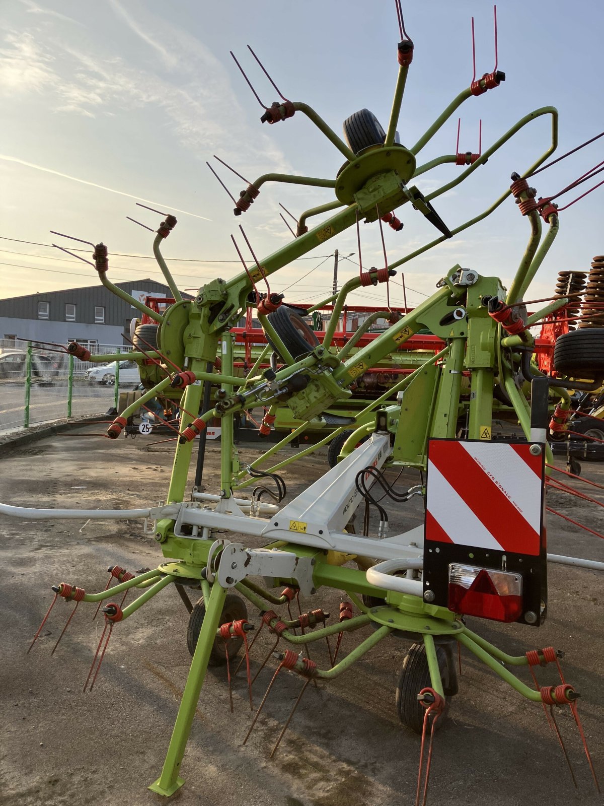 Kreiselheuer of the type CLAAS FANEUSE VOLTO 800, Gebrauchtmaschine in BLENDECQUES (Picture 3)