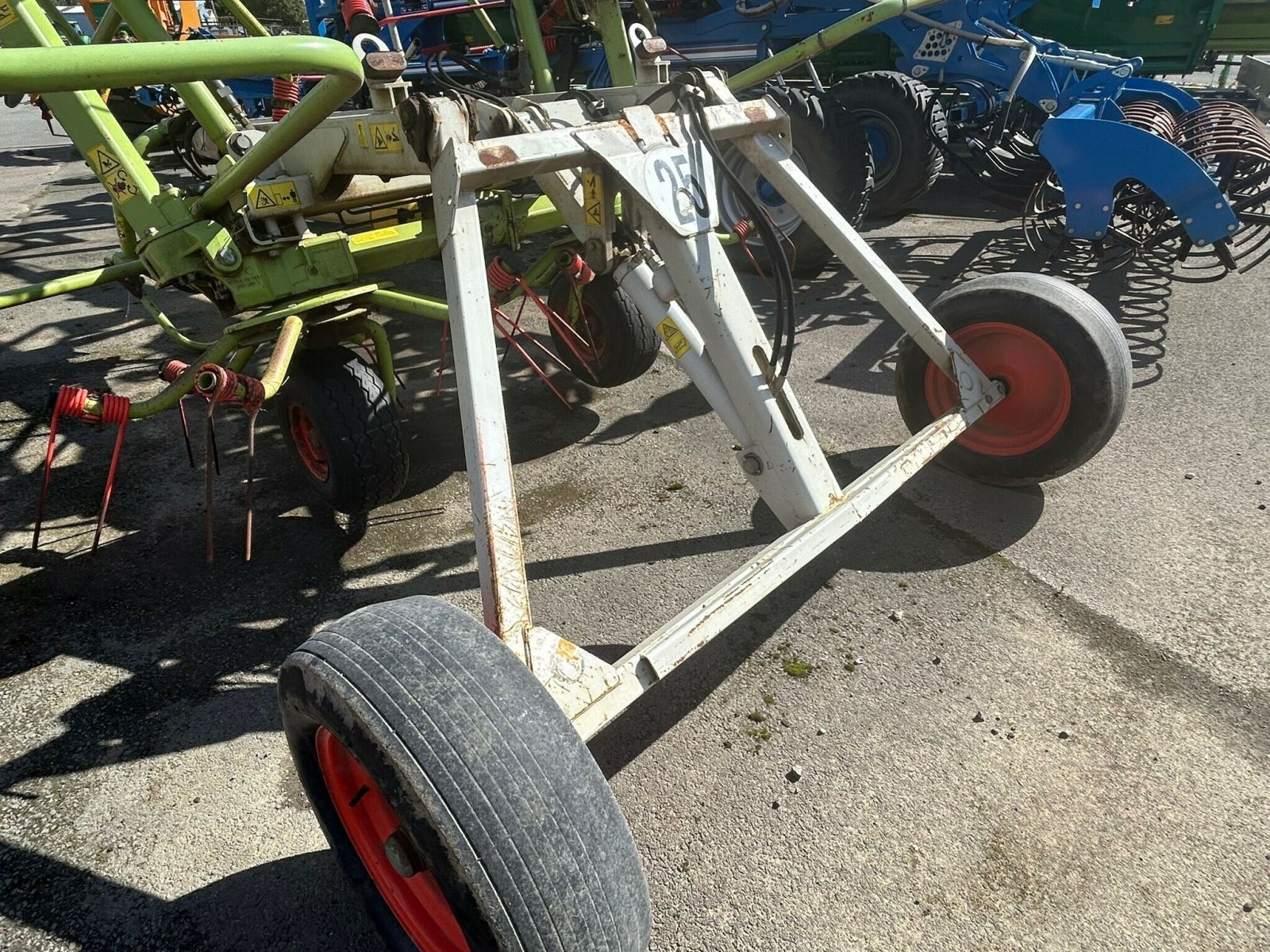 Kreiselheuer of the type CLAAS FANEUSE VOLTO 870T, Gebrauchtmaschine in BLENDECQUES (Picture 11)