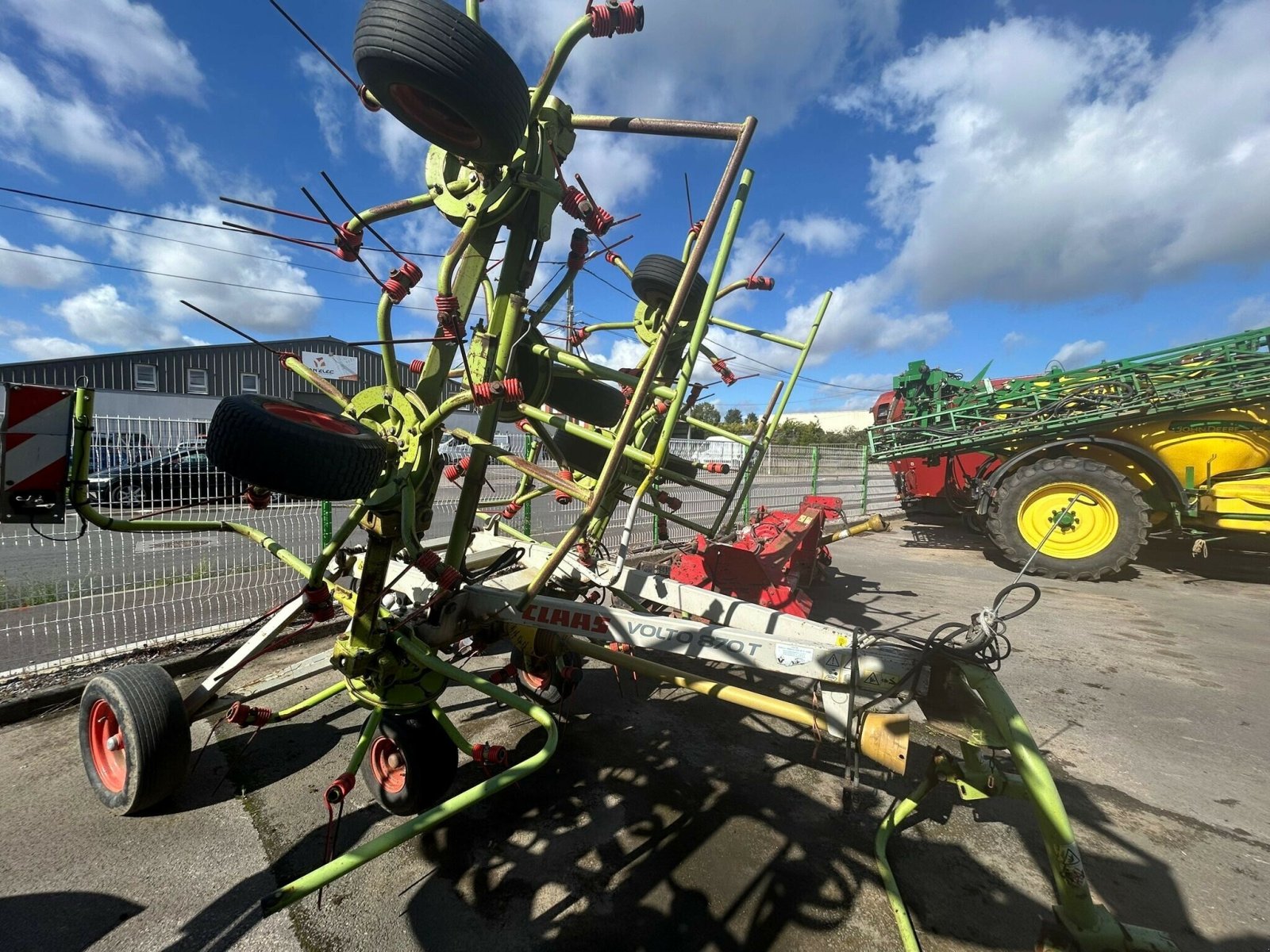 Kreiselheuer of the type CLAAS FANEUSE VOLTO 870T, Gebrauchtmaschine in BLENDECQUES (Picture 5)