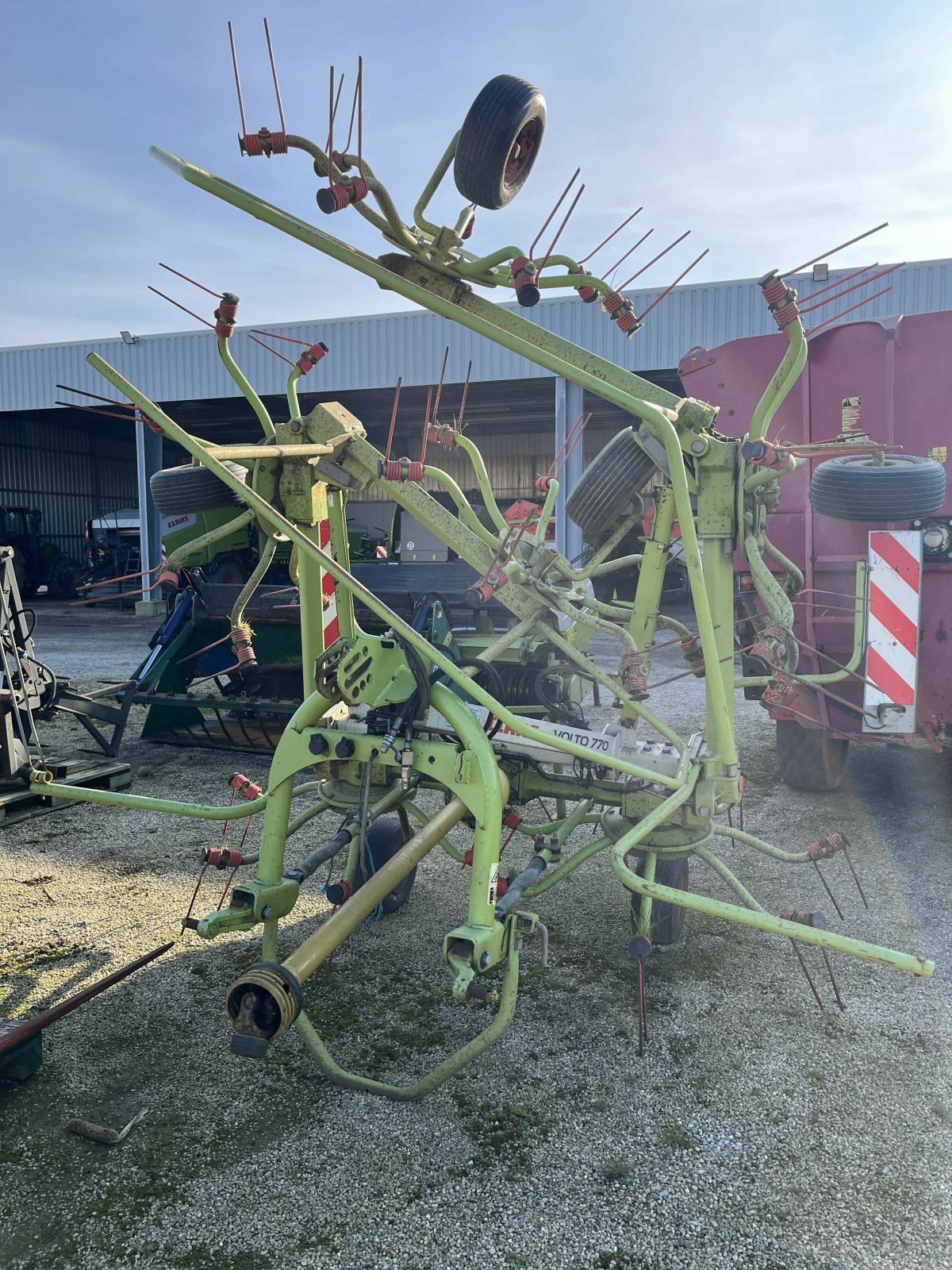Kreiselheuer of the type CLAAS VOLTO 770, Gebrauchtmaschine in PONTIVY (Picture 4)