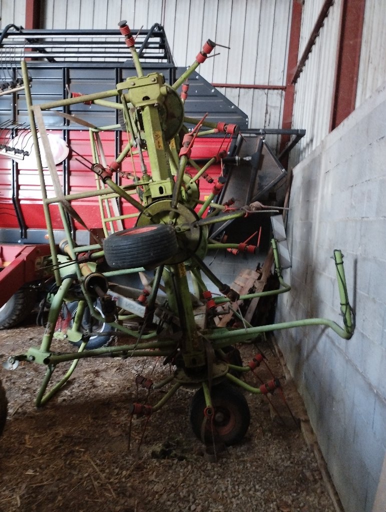 Kreiselheuer des Typs CLAAS Volto 870, Gebrauchtmaschine in Calmont (Bild 4)