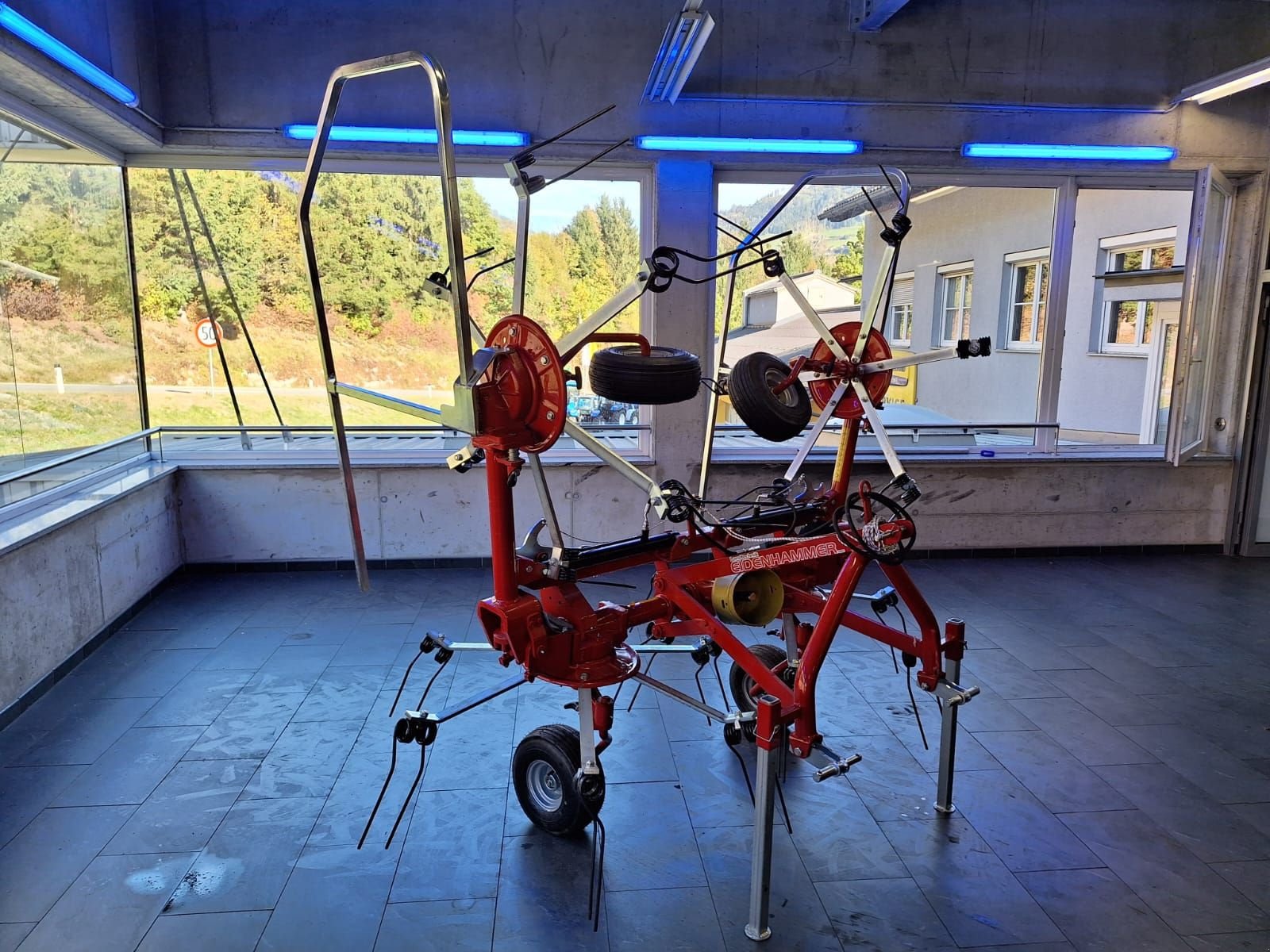 Kreiselheuer des Typs DAROS GIM 460 HY, Neumaschine in Burgkirchen (Bild 1)