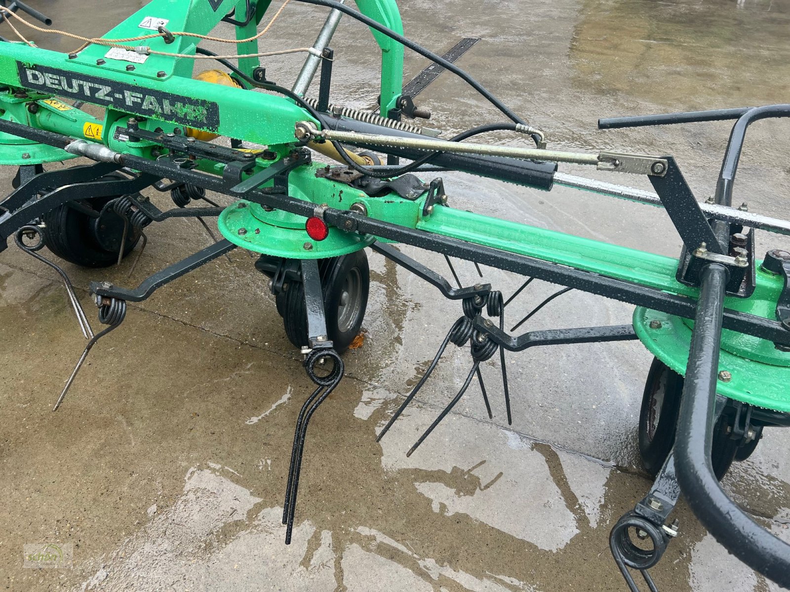 Kreiselheuer tipa Deutz-Fahr KH 3.68 - ein 6-er Kreiselheuer in einem sehr guten Zustand, Gebrauchtmaschine u Burgrieden (Slika 11)