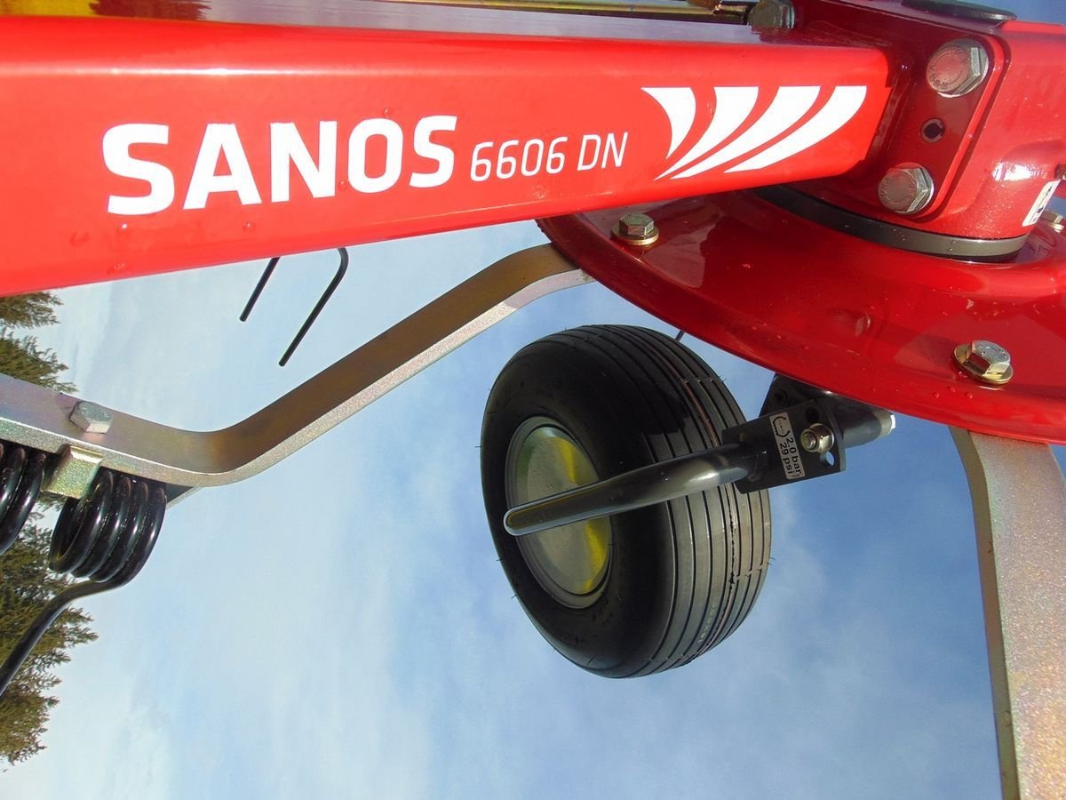 Kreiselheuer des Typs Fella SANOS 6606 DN, Neumaschine in Neukirchen am Walde  (Bild 4)