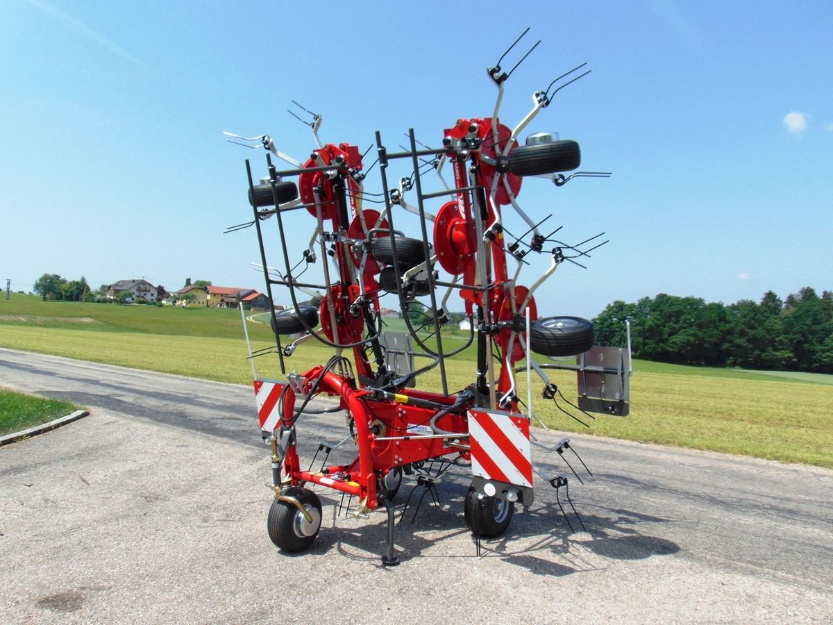 Kreiselheuer des Typs Fella Sanos 8608 DN, Neumaschine in Neukirchen am Walde  (Bild 2)