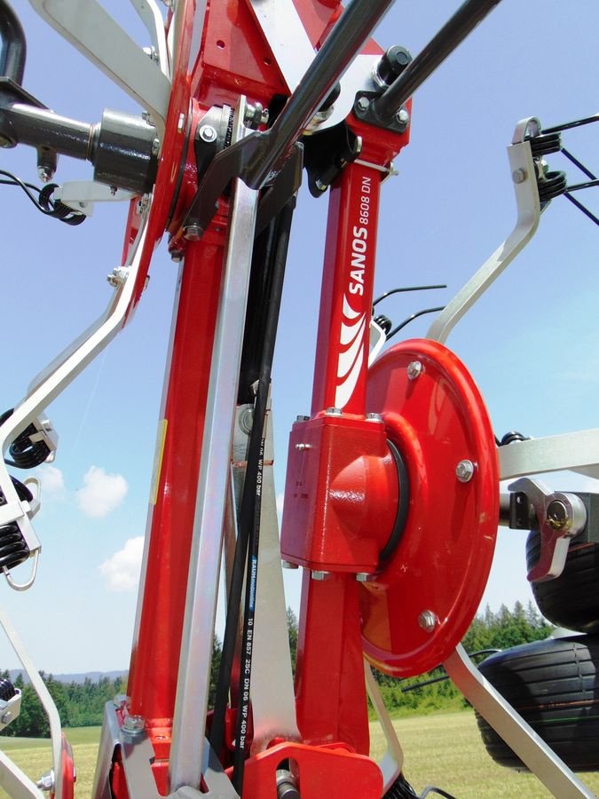 Kreiselheuer des Typs Fella Sanos 8608 DN, Neumaschine in Neukirchen am Walde  (Bild 5)