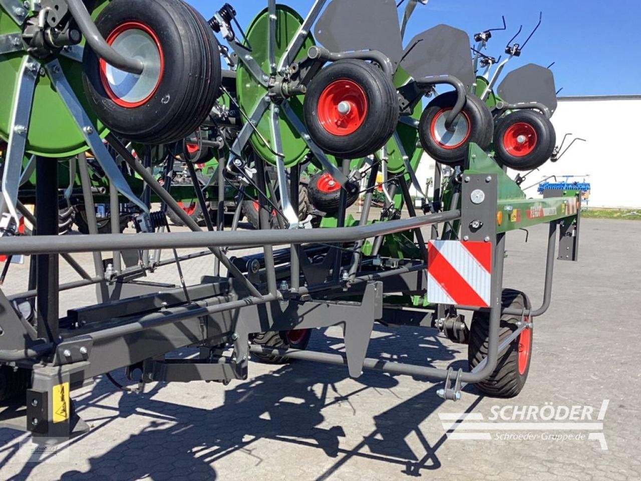 Kreiselheuer Türe ait Fendt LOTUS 1250 T, Neumaschine içinde Norden (resim 7)