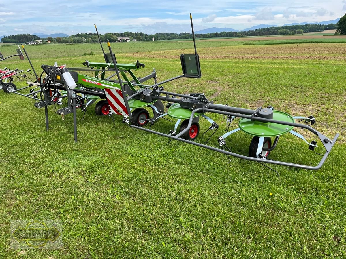 Kreiselheuer of the type Fendt Lotus 770, Neumaschine in Grafenstein (Picture 1)