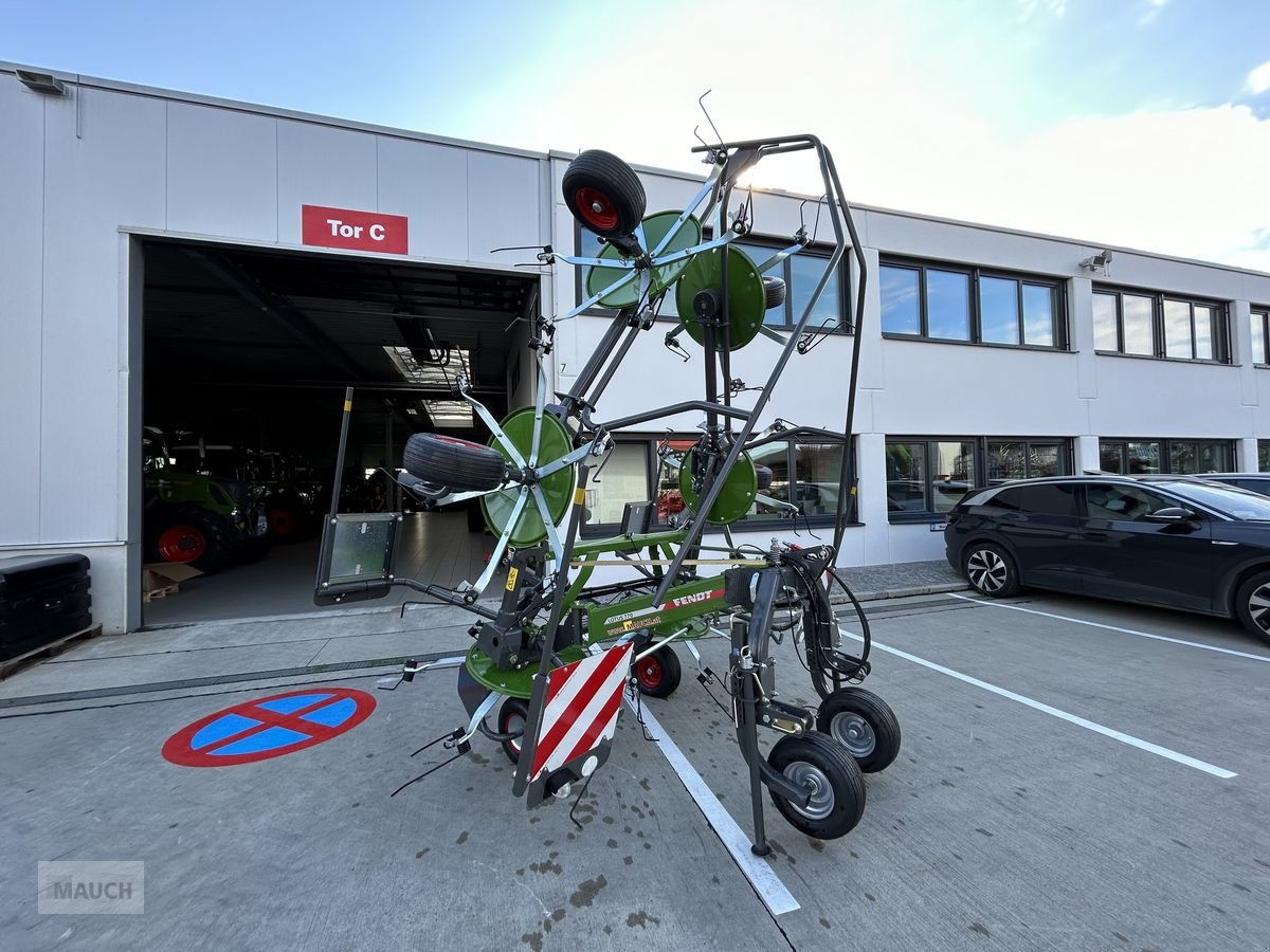 Kreiselheuer of the type Fendt Lotus 770, Neumaschine in Burgkirchen (Picture 10)
