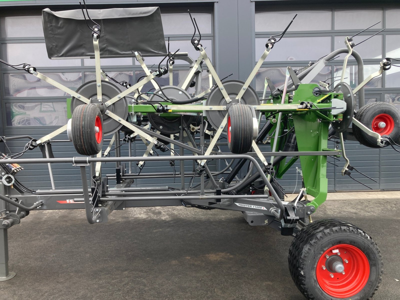 Kreiselheuer des Typs Fendt Twister 11008 T, Gebrauchtmaschine in Wülfershausen an der Saale (Bild 2)