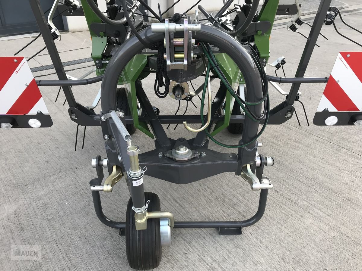 Kreiselheuer of the type Fendt Twister 11010 DN, Neumaschine in Burgkirchen (Picture 6)