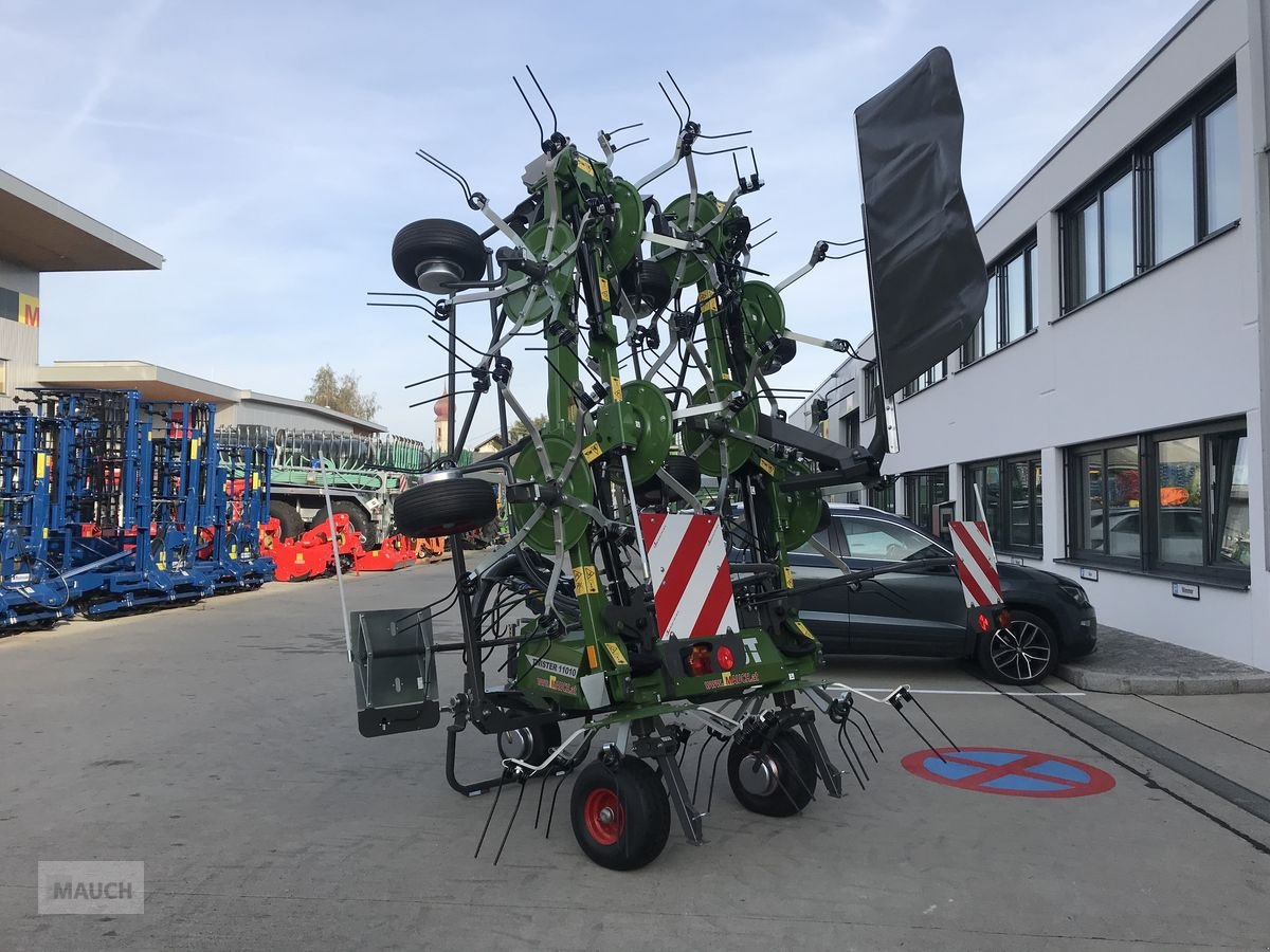 Kreiselheuer of the type Fendt Twister 11010 DN, Neumaschine in Burgkirchen (Picture 3)