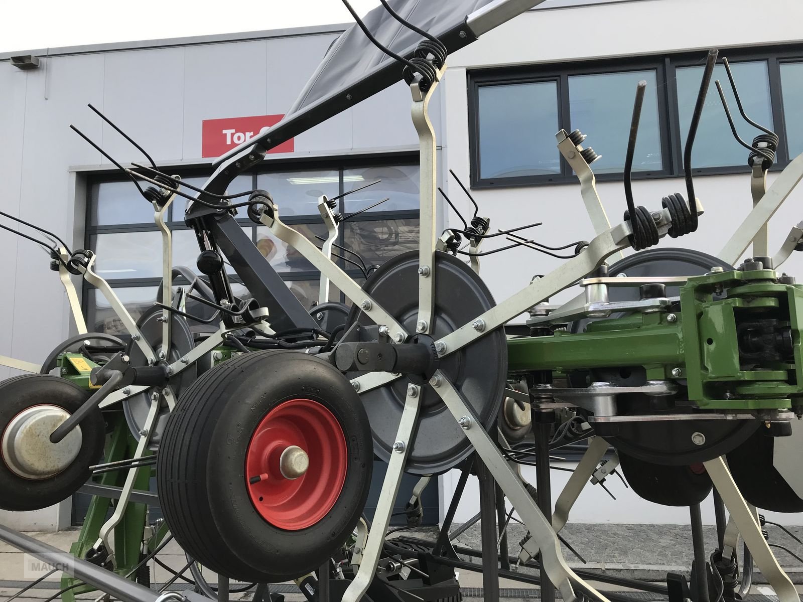 Kreiselheuer des Typs Fendt Twister 13010 T, Neumaschine in Burgkirchen (Bild 11)