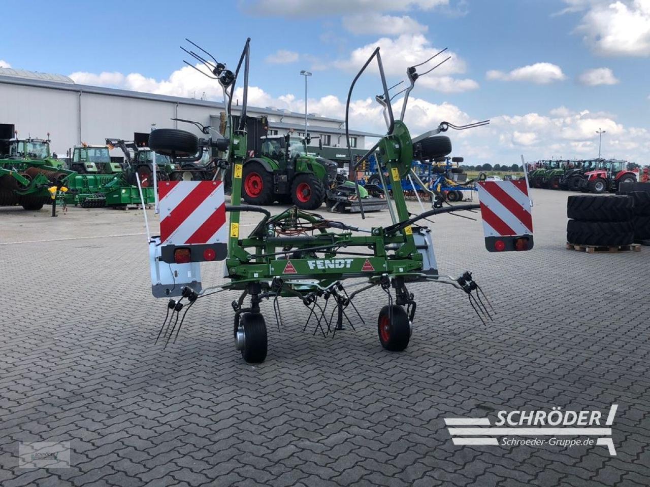 Kreiselheuer des Typs Fendt TWISTER 5204 DN, Gebrauchtmaschine in Ahlerstedt (Bild 3)