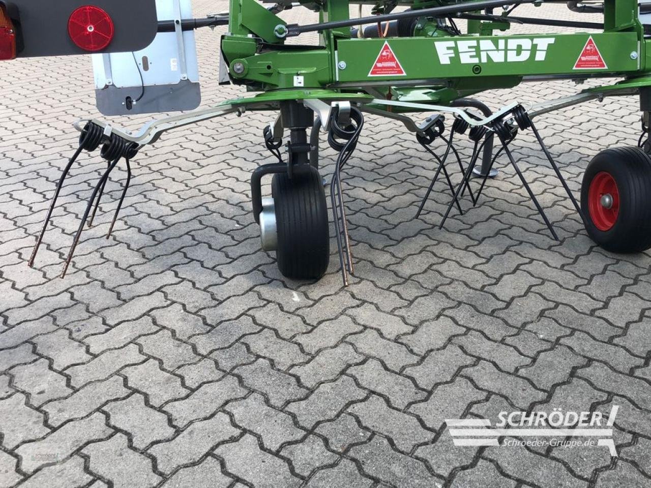 Kreiselheuer des Typs Fendt TWISTER 5204 DN, Gebrauchtmaschine in Ahlerstedt (Bild 8)