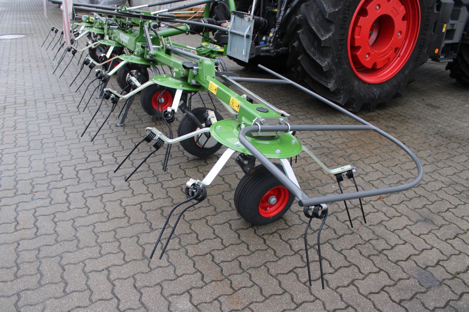 Kreiselheuer des Typs Fendt Twister 6606 DN, Neumaschine in Holle- Grasdorf (Bild 4)