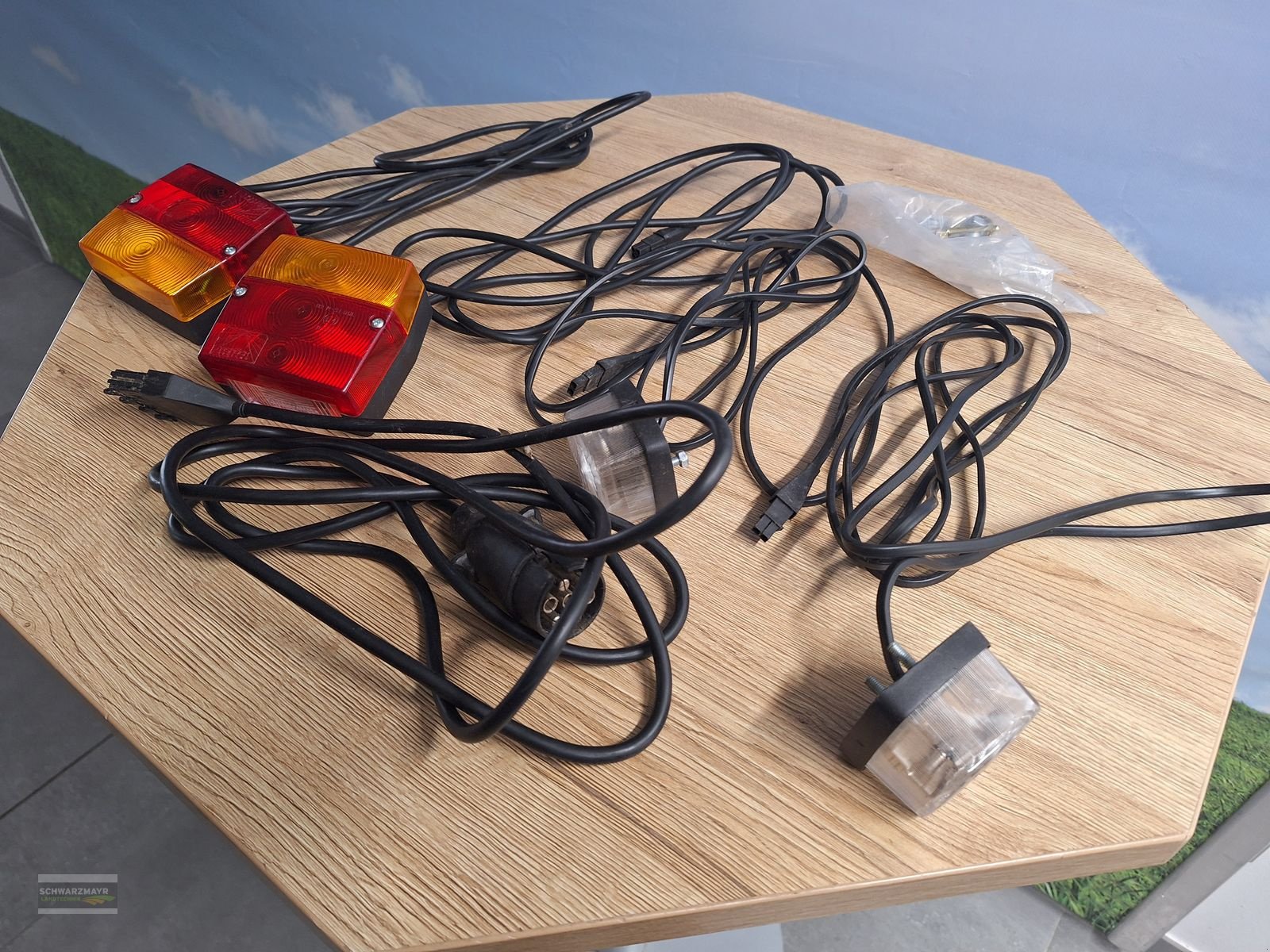 Kreiselheuer of the type Krone Beleuchtung zu KW Kreiselheuer, Neumaschine in Aurolzmünster (Picture 2)