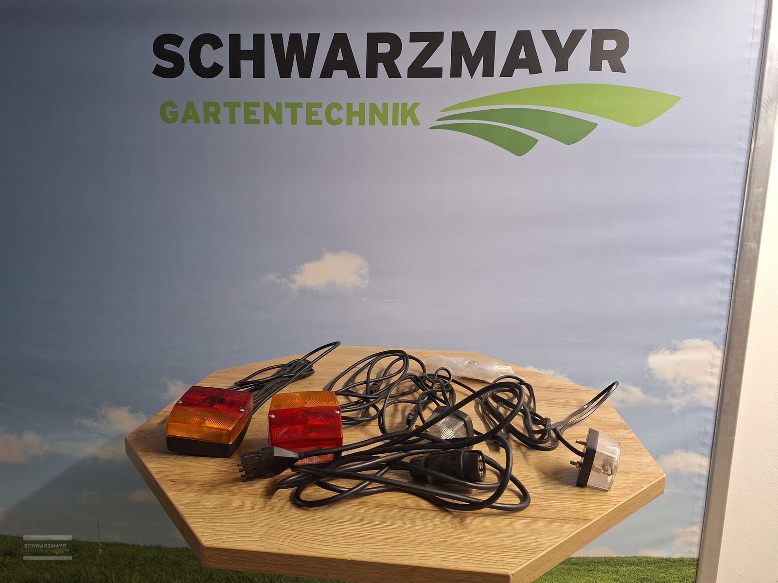 Kreiselheuer of the type Krone Beleuchtung zu KW Kreiselheuer, Neumaschine in Aurolzmünster (Picture 1)