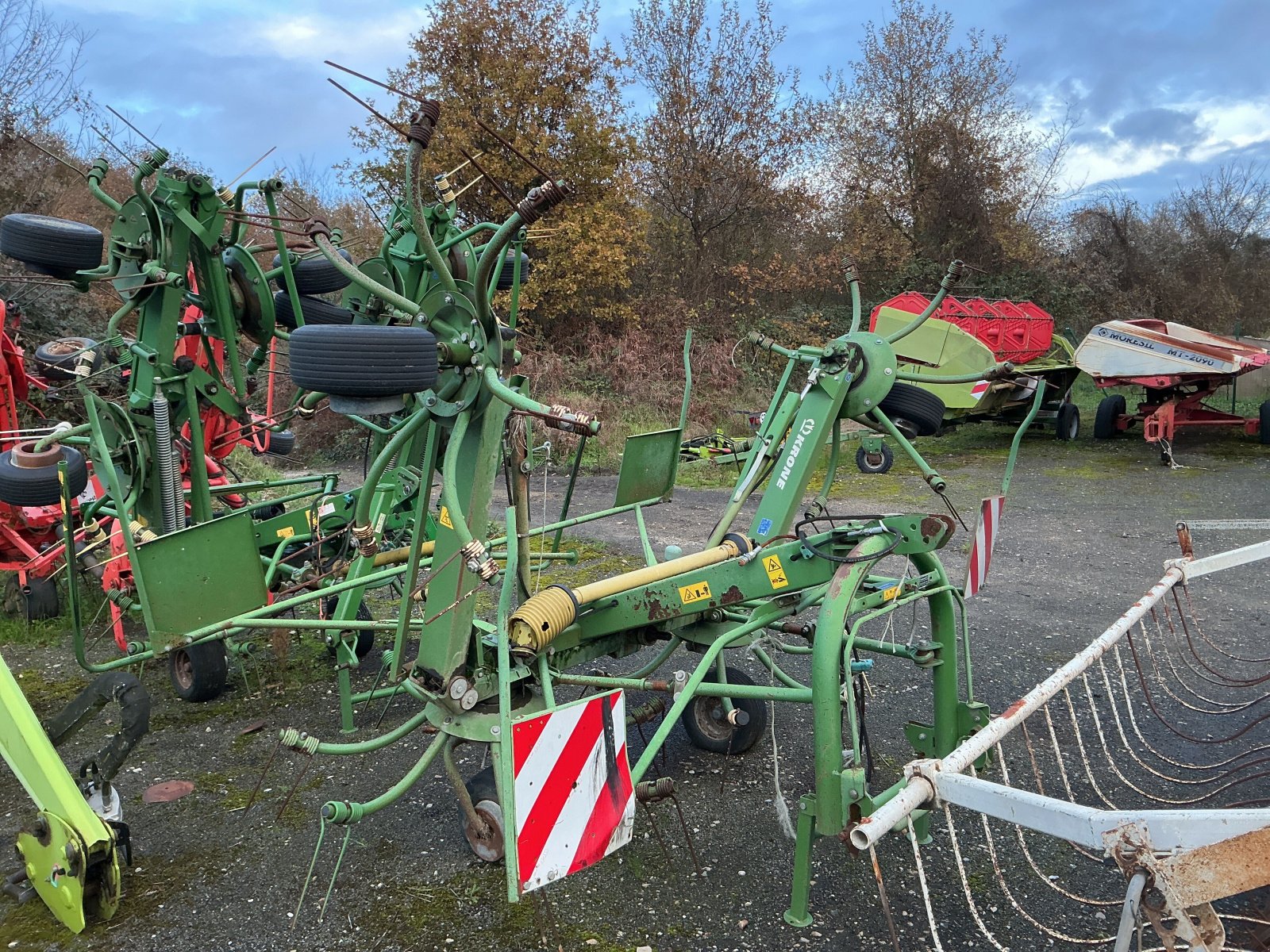Kreiselheuer Türe ait Krone FANEUSE KRONE KW 5.50, Gebrauchtmaschine içinde ST CLEMENT DE LA PLACE (resim 3)