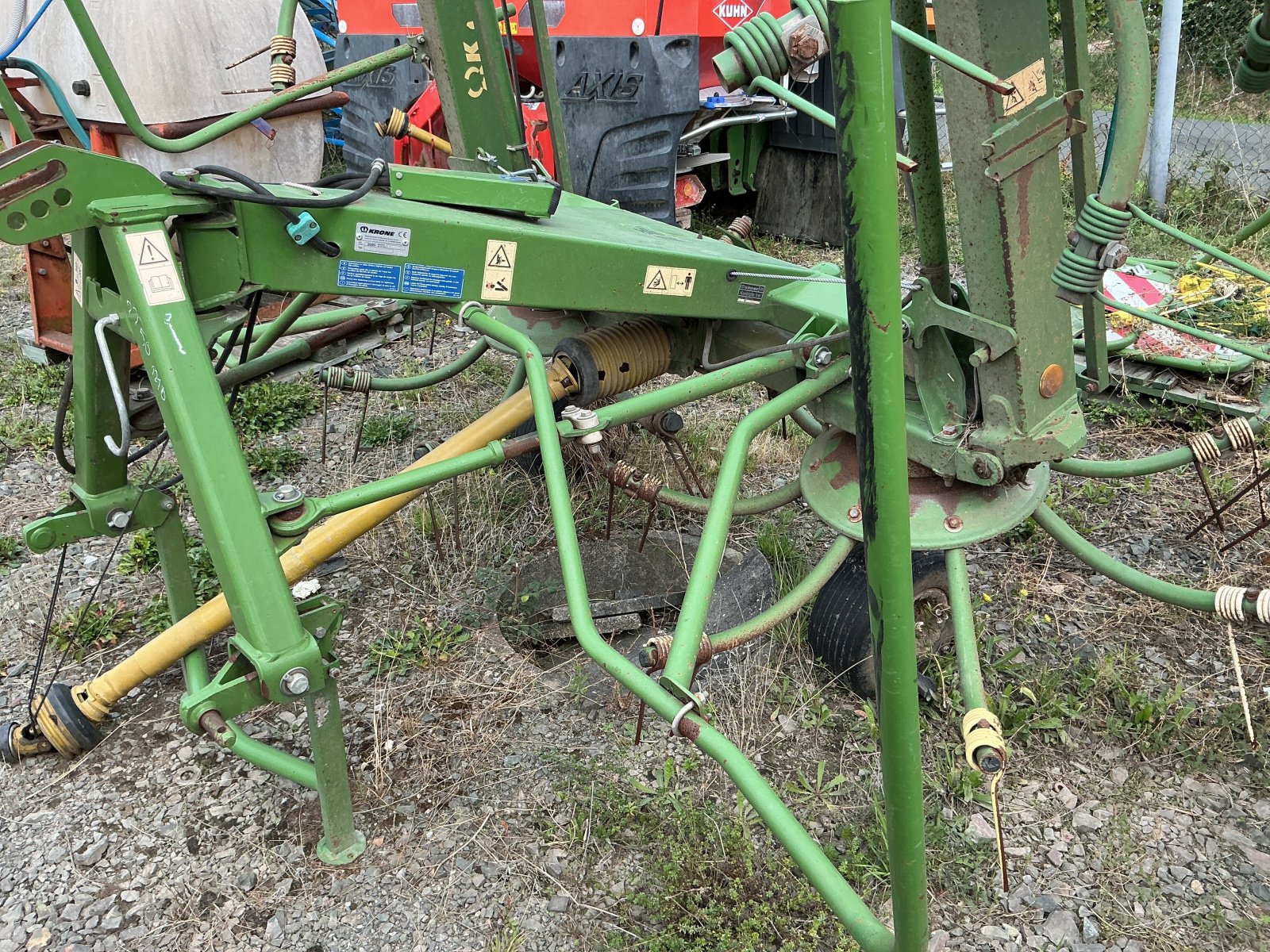 Kreiselheuer Türe ait Krone FANEUSE KRONE KW 552, Gebrauchtmaschine içinde ST CLEMENT DE LA PLACE (resim 3)