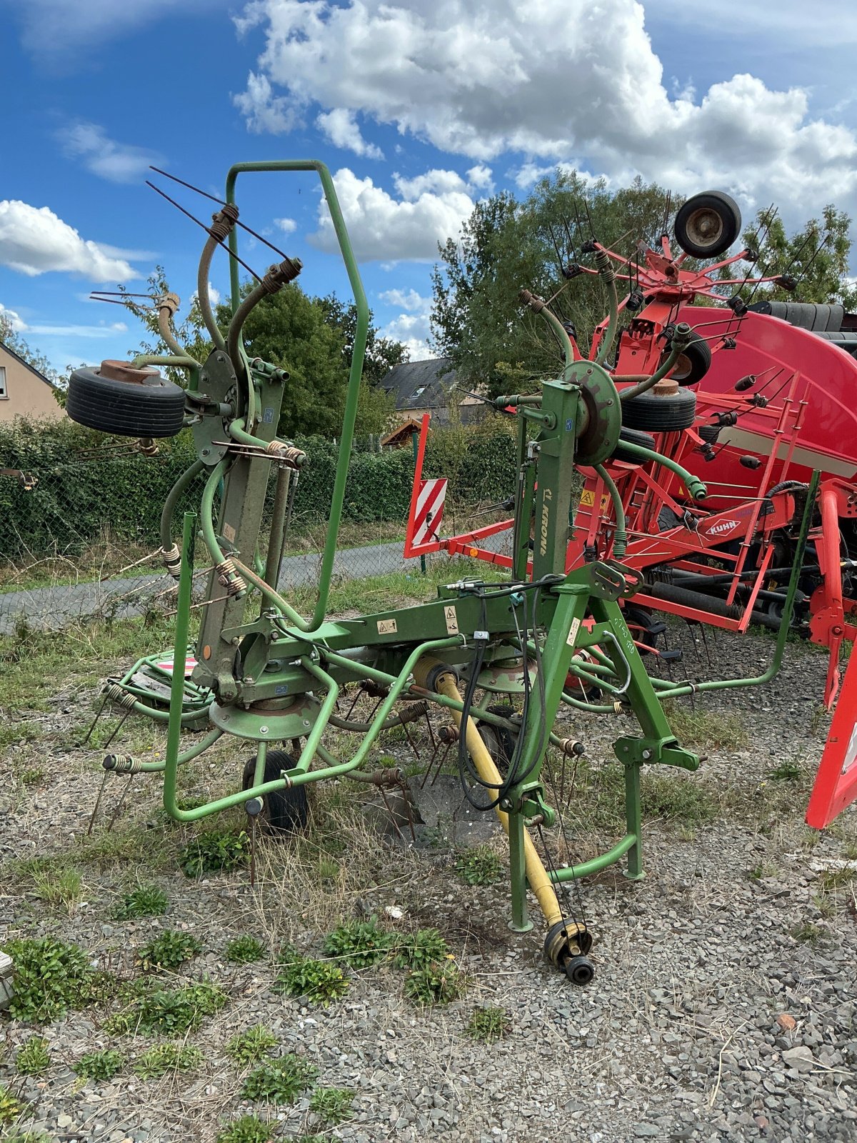 Kreiselheuer Türe ait Krone FANEUSE KRONE KW 552, Gebrauchtmaschine içinde ST CLEMENT DE LA PLACE (resim 1)