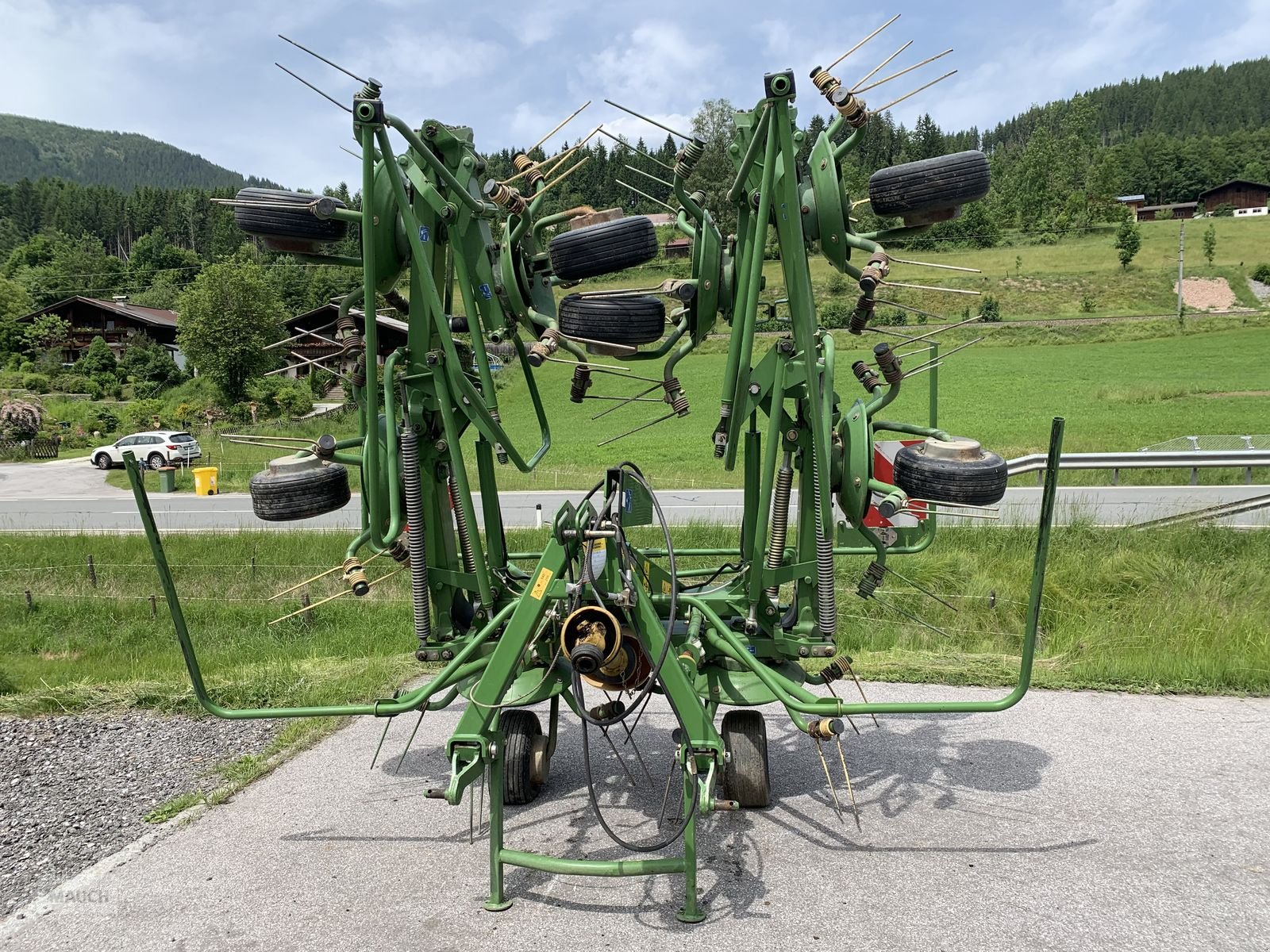 Kreiselheuer des Typs Krone Heuer KW 7.92/8, Gebrauchtmaschine in Eben (Bild 3)