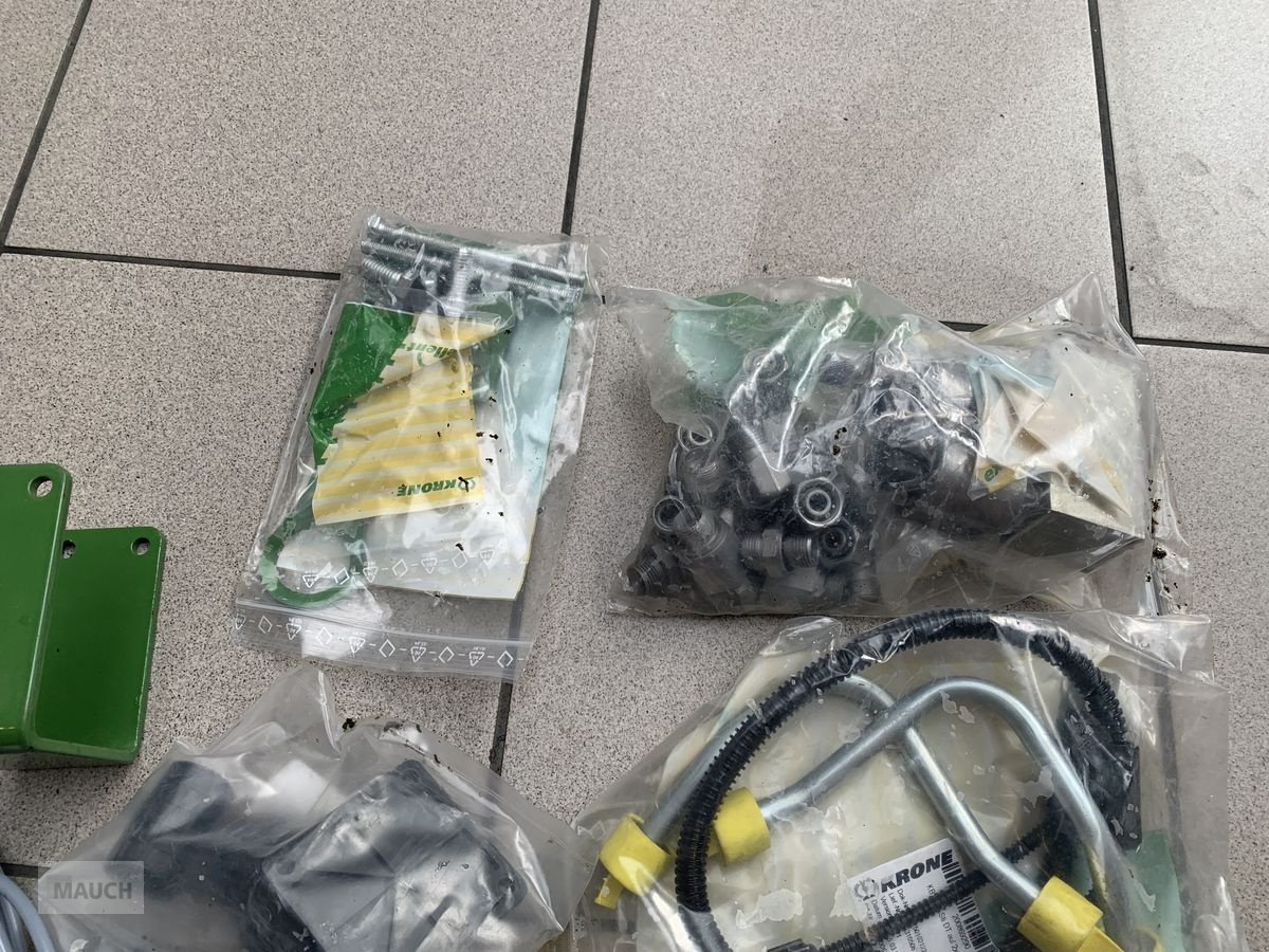 Kreiselheuer des Typs Krone Hydraulische Vorgewendestellung (B450), Neumaschine in Eben (Bild 10)