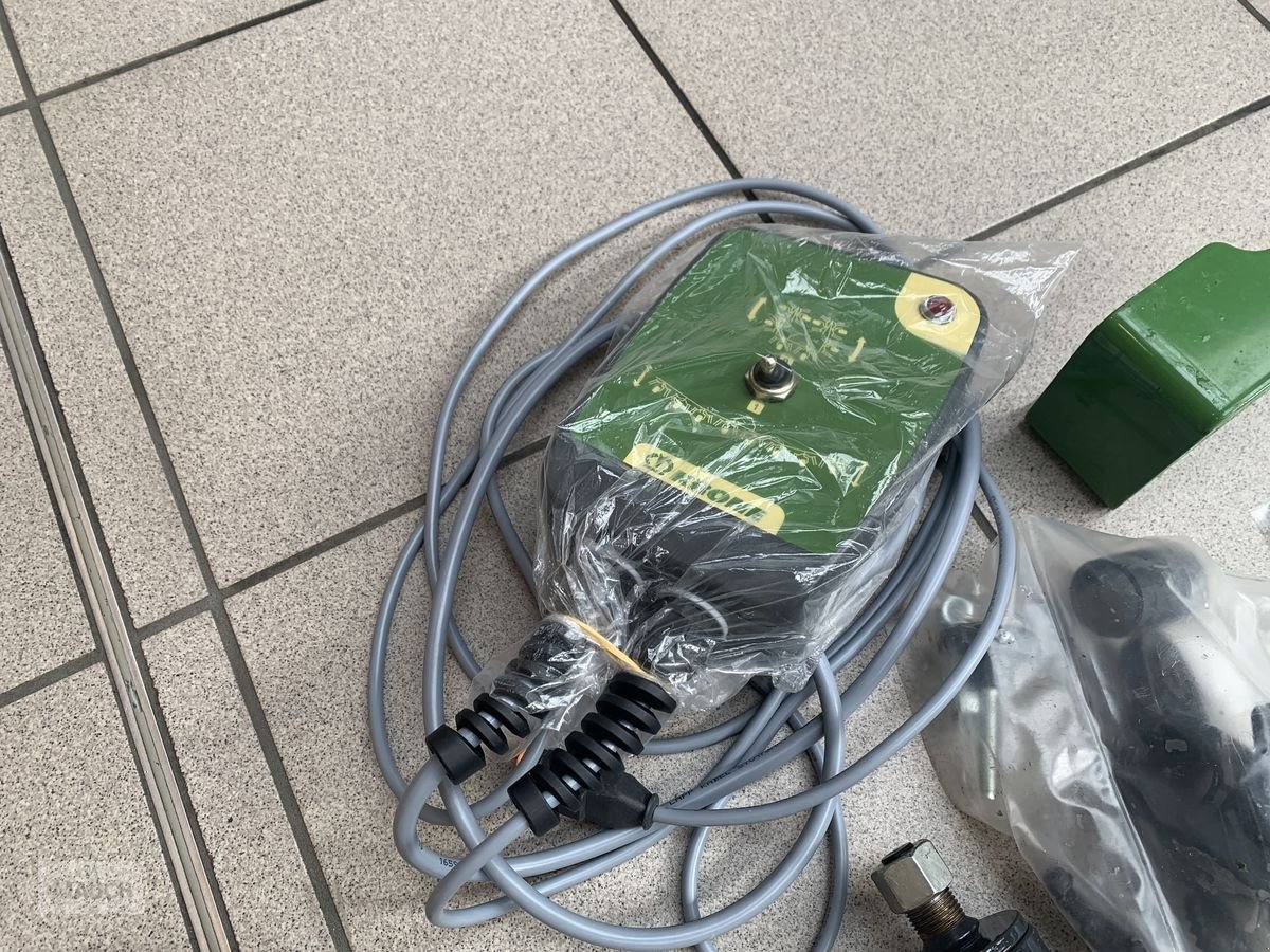 Kreiselheuer des Typs Krone Hydraulische Vorgewendestellung (B450), Neumaschine in Eben (Bild 3)