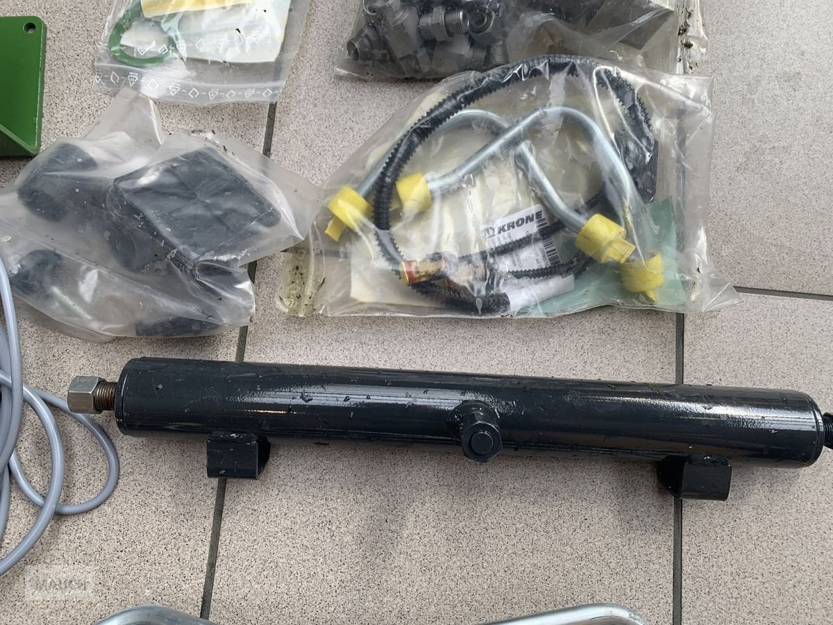 Kreiselheuer des Typs Krone Hydraulische Vorgewendestellung (B450), Neumaschine in Eben (Bild 9)